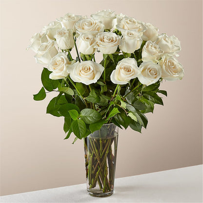 Ramo de rosas blancas de tallo largo