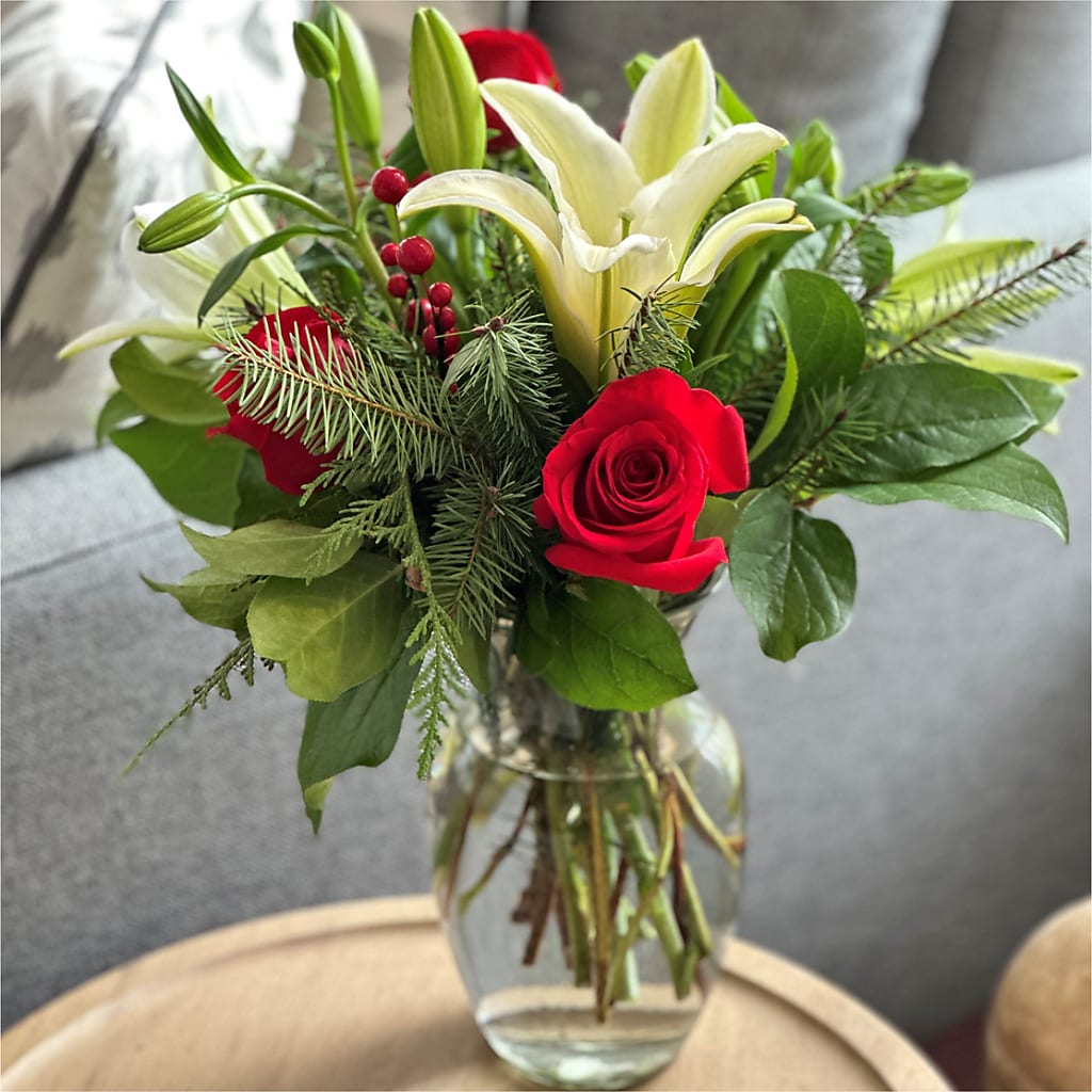 Sparkling Snowflakes Bouquet –  Life Of A Flower, Dallas TX